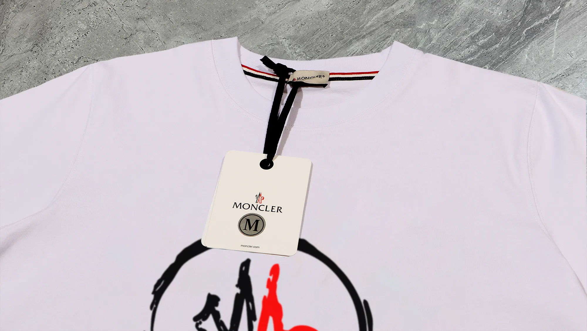 【 In Stock】 〖 𝐌𝐎𝐍𝐂𝐋𝐄𝐑~ 〗 440g ， 😎 ， ， Factory 2025 T ， ， Premium LOGO， Same Style ：Black White Size：S M L XL 2XL